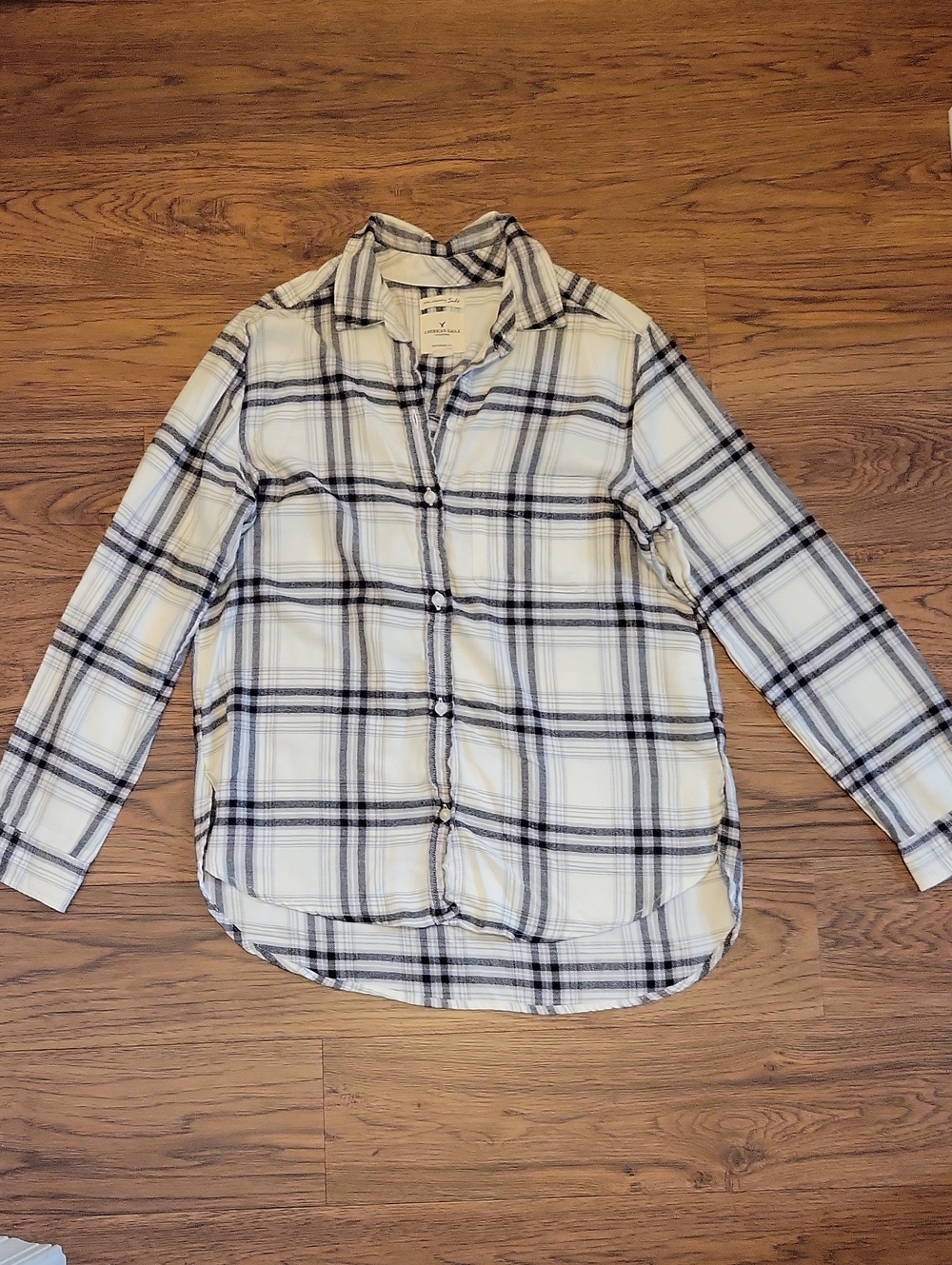 American Eagle Outfitters Cream and Black Plaid Button-Down Women's Flannel